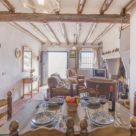 Cozy Home In Zahara De La Sierra With Kitchen Экстерьер фото