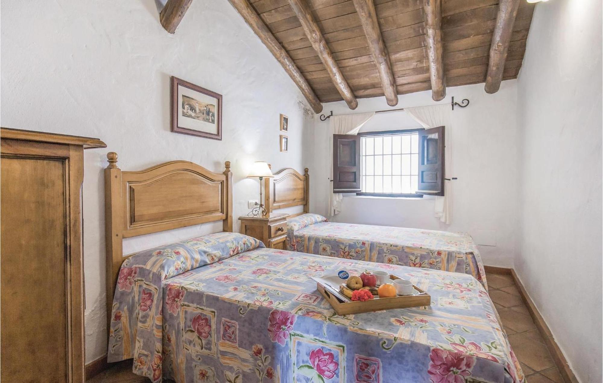 Cozy Home In Zahara De La Sierra With Kitchen Экстерьер фото